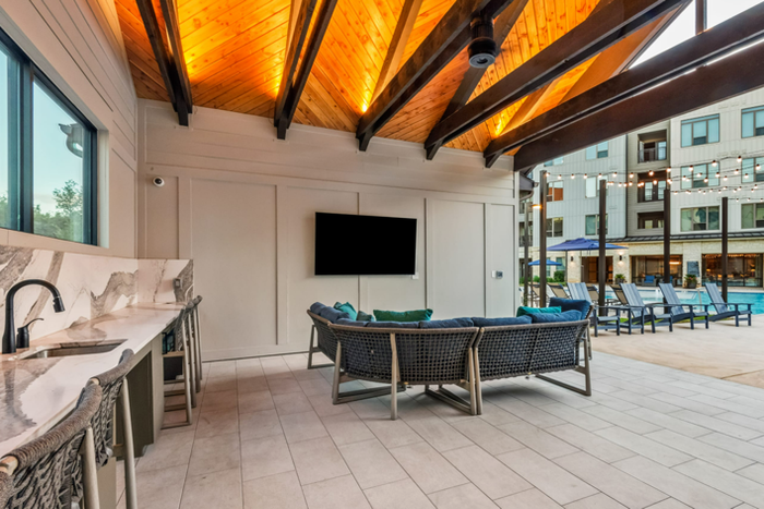 Outdoor Lounge | Brightleaf at Lakeline Apartments