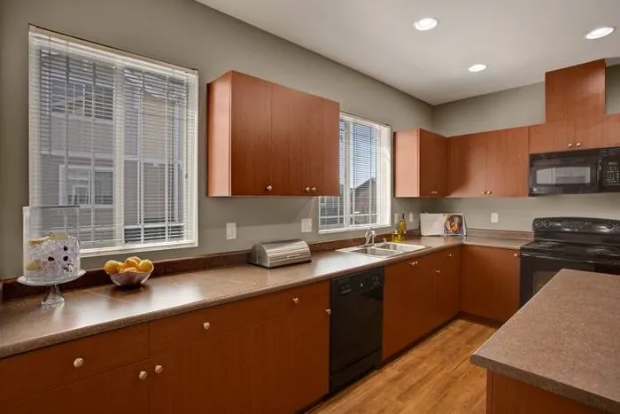 Classic Kitchen | Puyallup Washington Apartments | Brookstone Edgewater