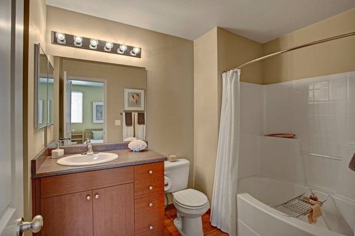 Elegant Bathroom with Soak-In Tub | Puyallup WA Apartments | Brookstone at Edgewater Townhomes