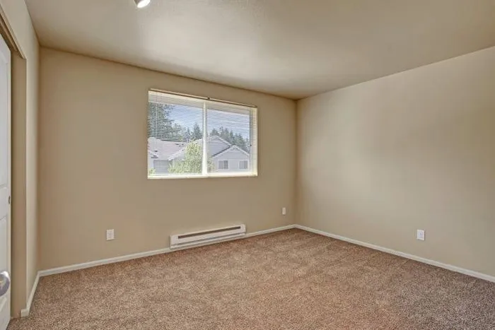 Spacious Bedroom (21-07504) | Apartments and Townhomes in Puyallup WA | Brookstone at Edgewater