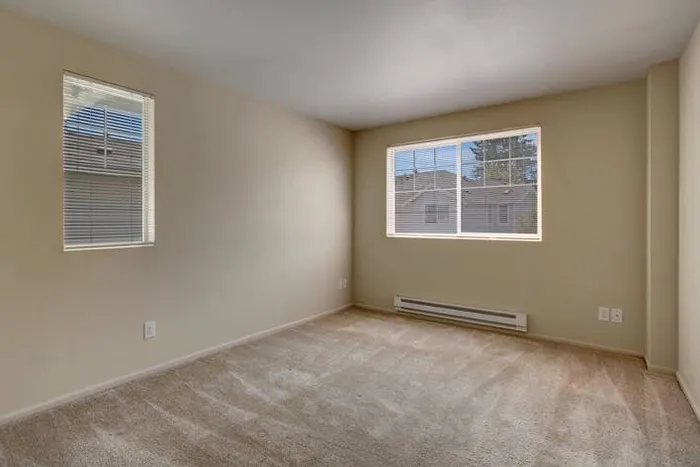 Large Windows (21-07504) | Apartments and Townhomes in Puyallup WA | Brookstone