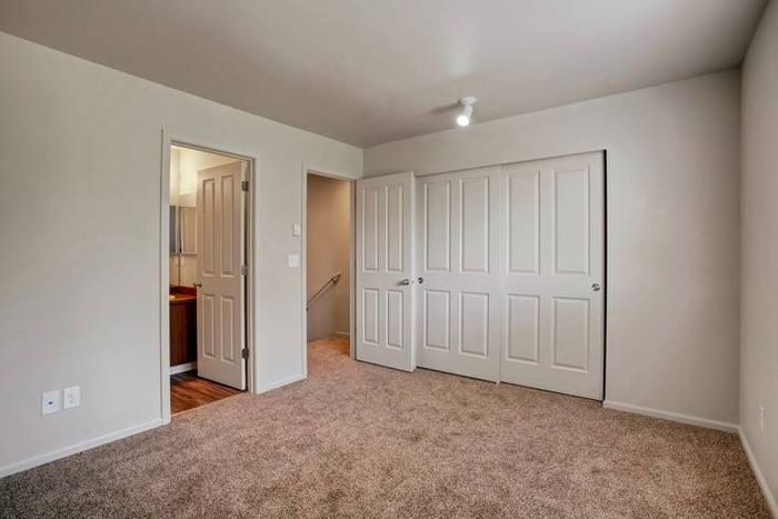 Primary Bedroom (21-07504) | Apartments in Puyallup WA | Brookstone at Edgewater