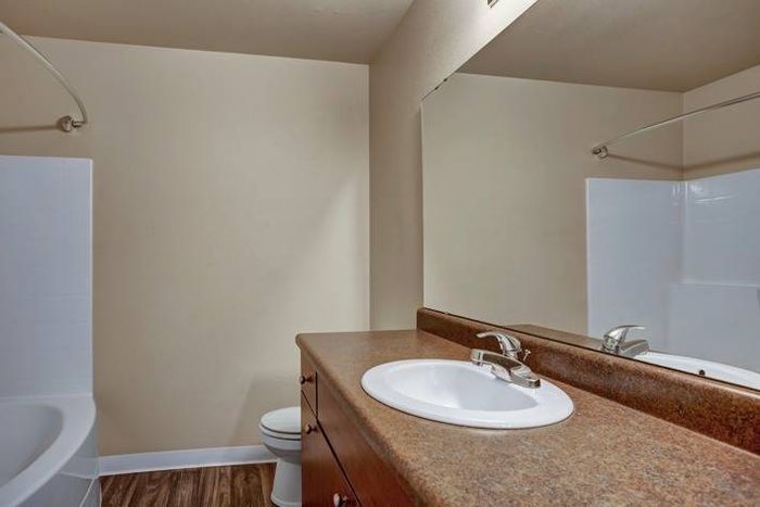 Spacious Bathroom (21-07504) | Apartments in Puyallup WA | Brookstone at Edgewater