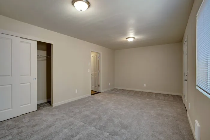 Spacious Living Area | Puyallup WA Apartments | Brookstone Edgewater Apartments