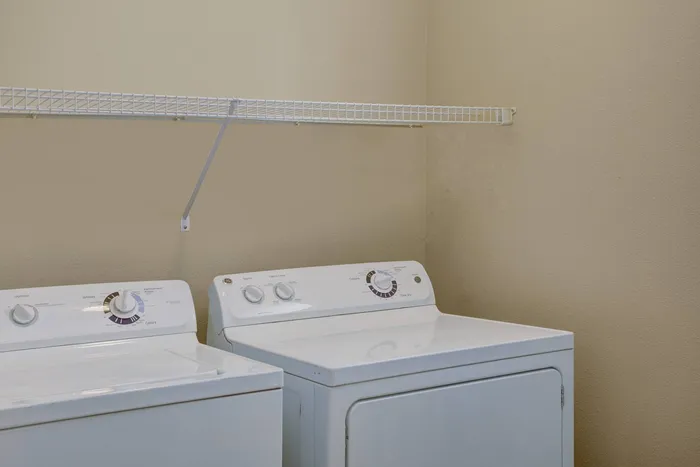 Full Size Washer & Dryer (20-7507) | Puyallup WA Apartments and Townhomes | Brookstone at Edgewater