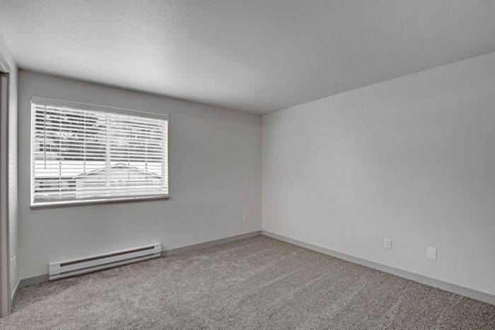 Spacious Bedroom Layout | Apartments for Rent in Everett WA | Charter Club