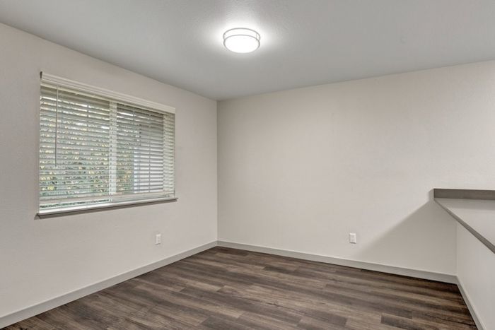 Dining Room Area | Apartments in Everett Washington for Rent | Charter Club