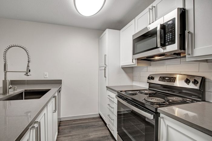 Electric Stove and Range | Apartments in Everett for Rent | Charter Club