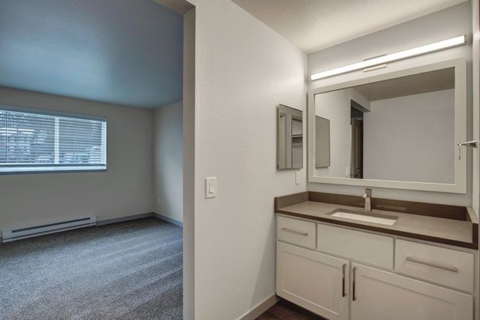 Primary Bathroom | Apartments in Everett | Charter Club
