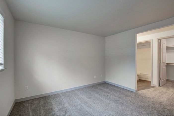 Spacious Bedroom and Walk-In Closet | Charter Club | Apartments in Everett WA for Rent