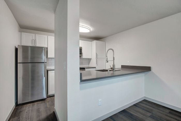 Open Kitchen Layout | Everett WA Apartments | Charter Club