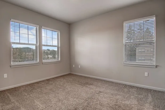 Bedroom | Tualatin Oregon Apartments | River Ridge