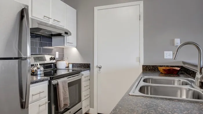 Modern Kitchen | Apartments Near Aurora Co | The Grove at City Center