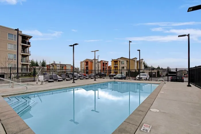 Pool Spa and Sun Deck | Apartments in Lacey WA | Toscana Apartment Homes