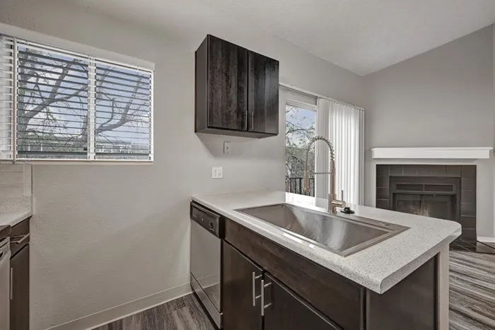 Elegant Kitchen Finishes | Apartments in Littleton CO | Summit Riverside