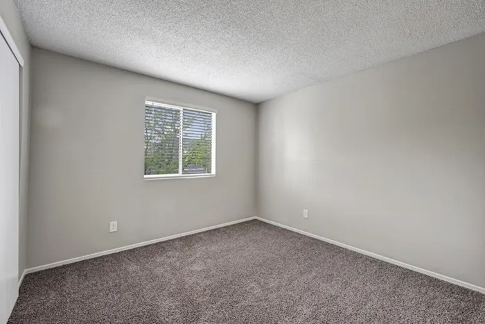 Bedroom | Apartments in Littleton CO | Summit Riverside