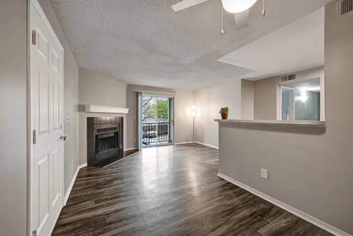 Dining Room Area and Entrance | Littleton CO Apartments for Rent | Summit Riverside