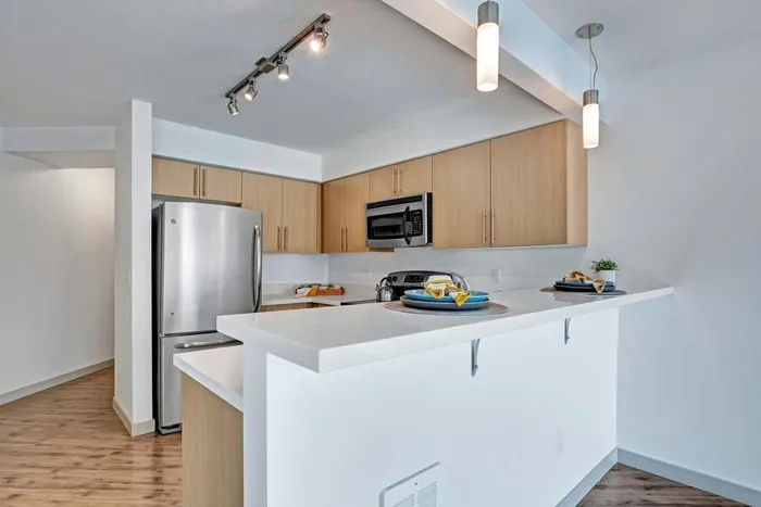 Kitchen Bar | Seattle Wa Apartments For Rent | The Noble