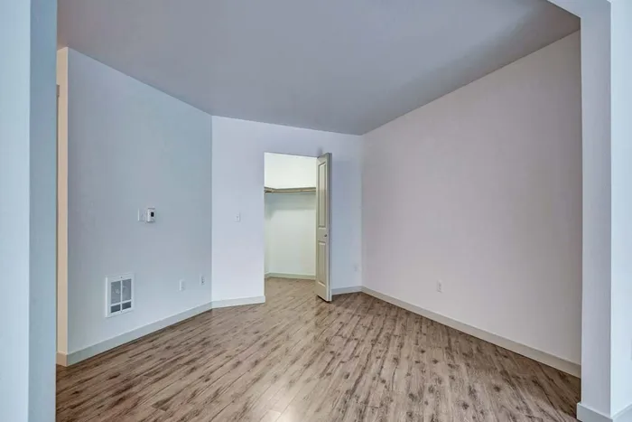 Spacious Bedroom | Apartments For Rent Near Seattle | The Noble