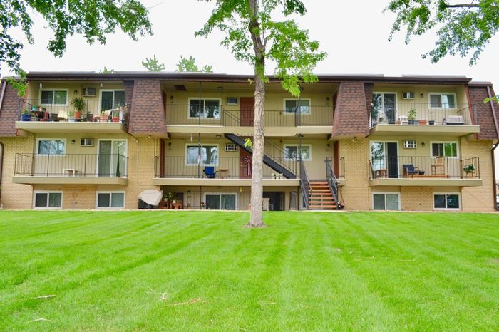 Garden-style brick apartment building