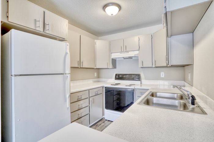 Full Appliance Kitchen