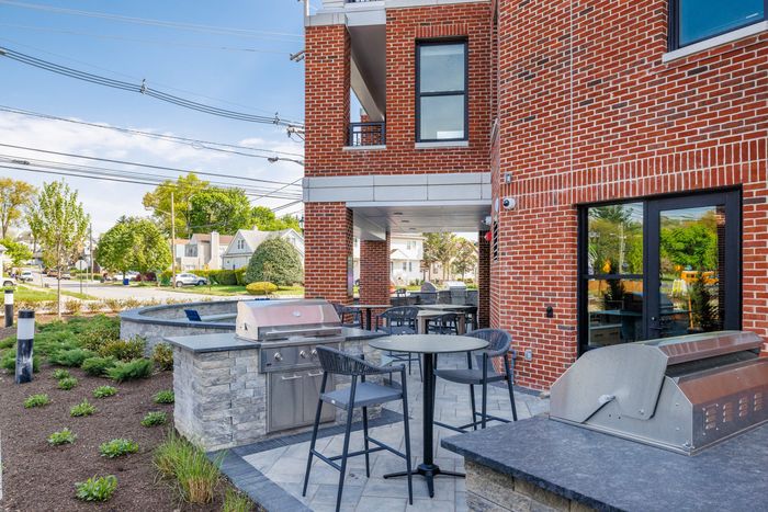 Hedges at Hawthorne - BBQs & Outdoor Dining Areas