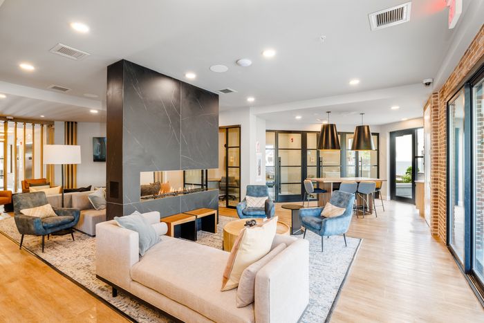 Hedges at Hawthorne - Interior Amenity