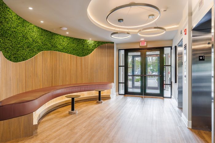 Hedges at Hawthorne - Entry way