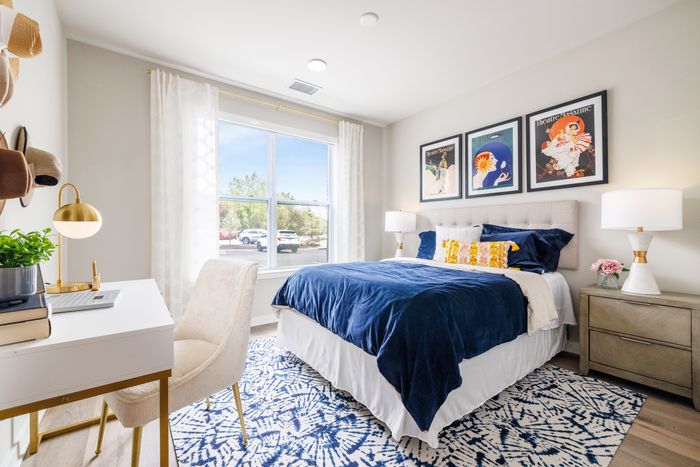 Hedges at Hawthorne - Model Bedroom