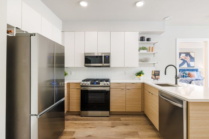 Hedges at Hawthorne - Model Kitchen