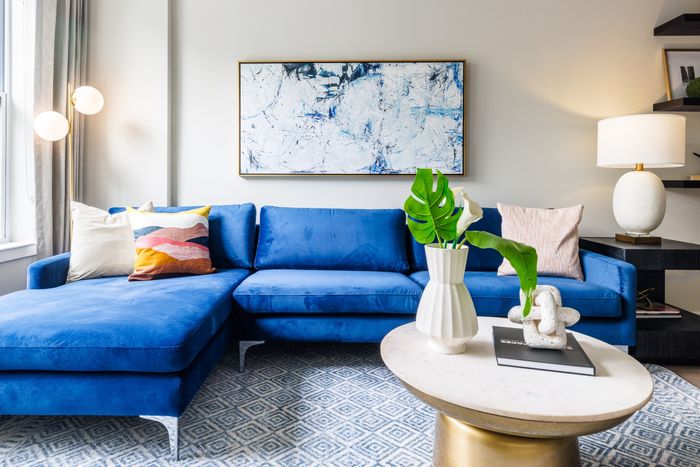 Hedges At Hawthorne - Model Living Room