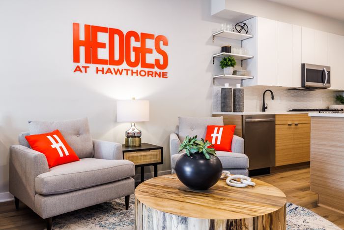 Hedges At Hawthorne - Leasing Office