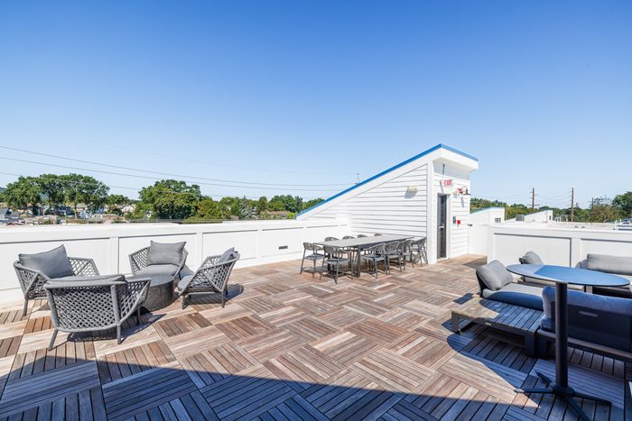 Hedges at Hawthorne - Rooftop Terrace