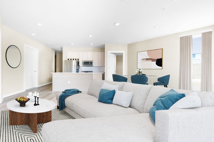 Hedges at Hawthorne - Living Room