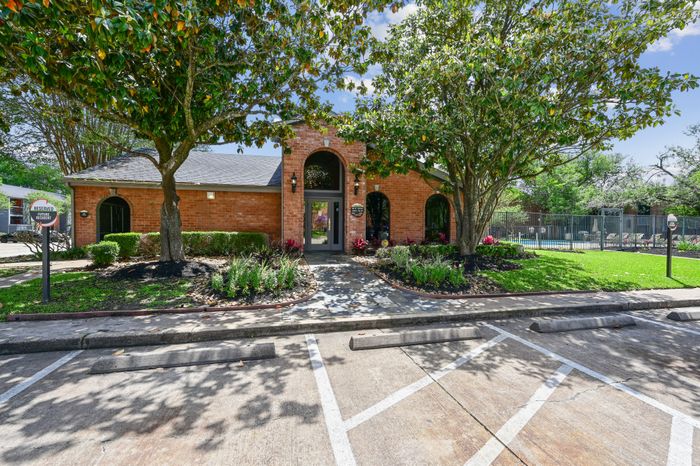 Carmel Creek Exterior Leasing Office