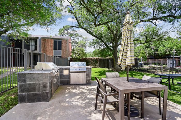 Carmel Creek Exterior Grilling Area