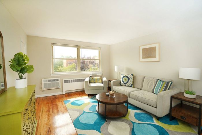 Summit Court- Bala Cynwyd, PA- Living Room