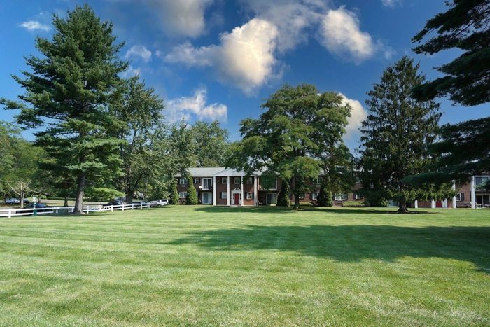 Dorchester- Southampton, PA- Exterior