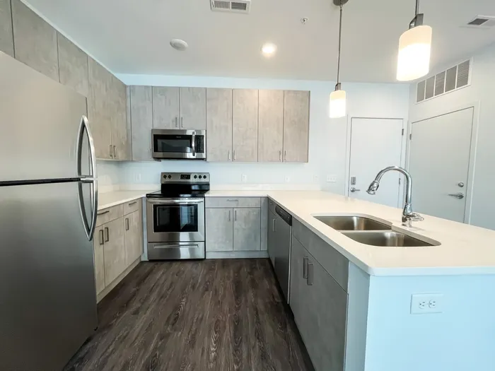 Unit Model Kitchen | Student Apartments in Champaign, IL | Pacifica on Green