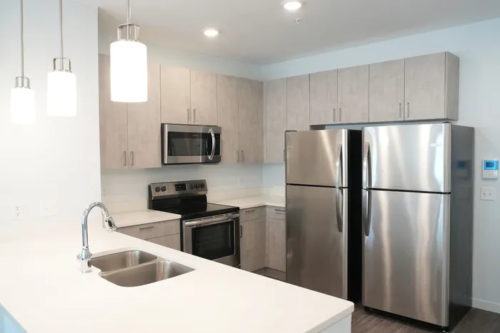 Unit Model Kitchen | Student Apartments in Champaign, IL | Pacifica on Green