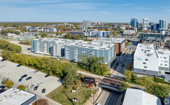 Student Apartments in Champaign, IL | Pacifica on Green