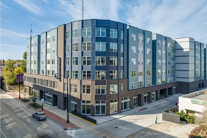 Student Apartments in Champaign, IL | Pacifica on Green