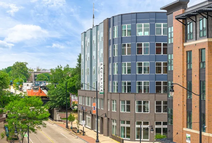 Student Apartments in Champaign, IL | Pacifica on Green