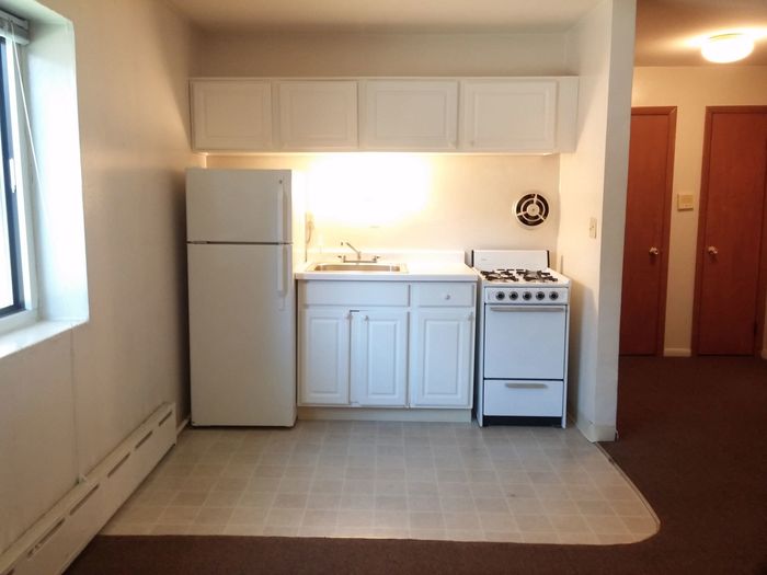 Campus East Studio Apartment - Schulhof Property Management LLC