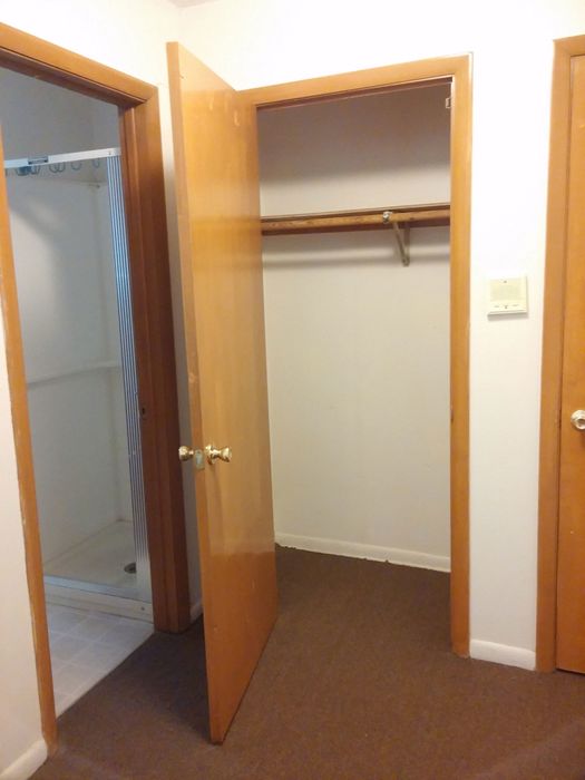 Campus East Studio Apartment - Schulhof Property Management LLC