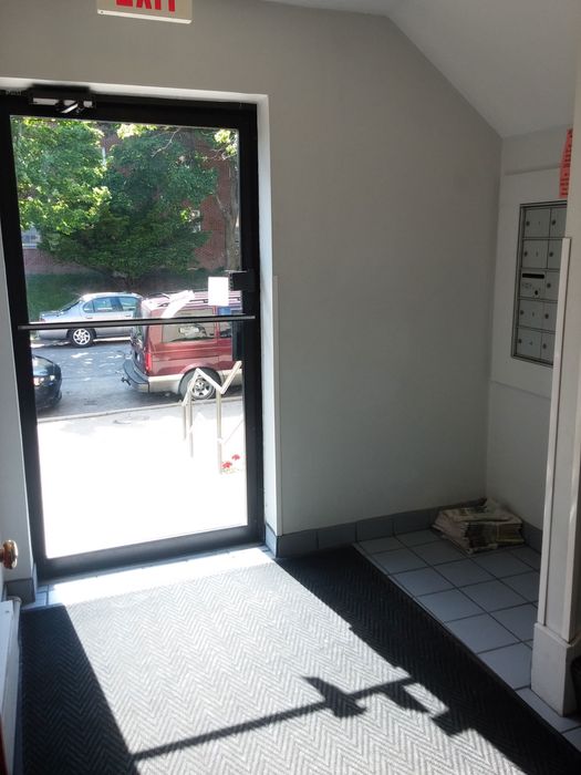 Campus East Studio Apartment - Schulhof Property Management LLC