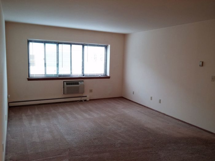 Campus Court Apartments - Schulhof Property Management