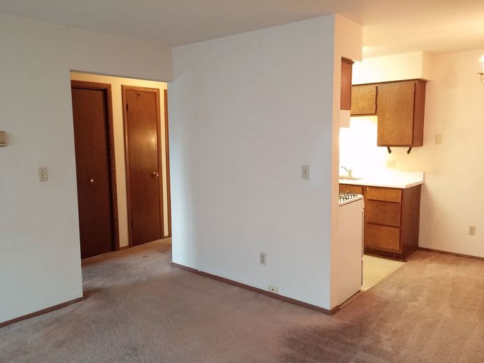 Campus Court Apartments - Schulhof Property Management