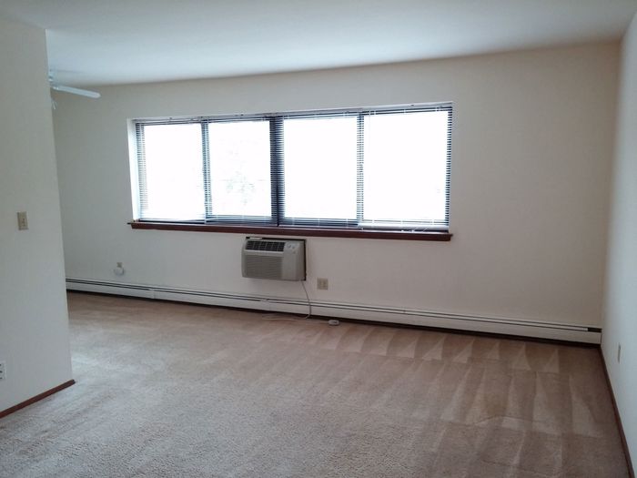 Campus Court Apartments - Schulhof Property Management