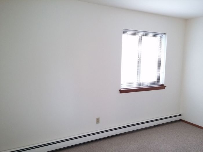 Campus Court Apartments - Schulhof Property Management